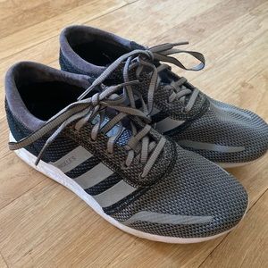 Adidas running sneaker - 9.5 women 7.5 men
